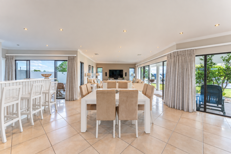 dining lounge
