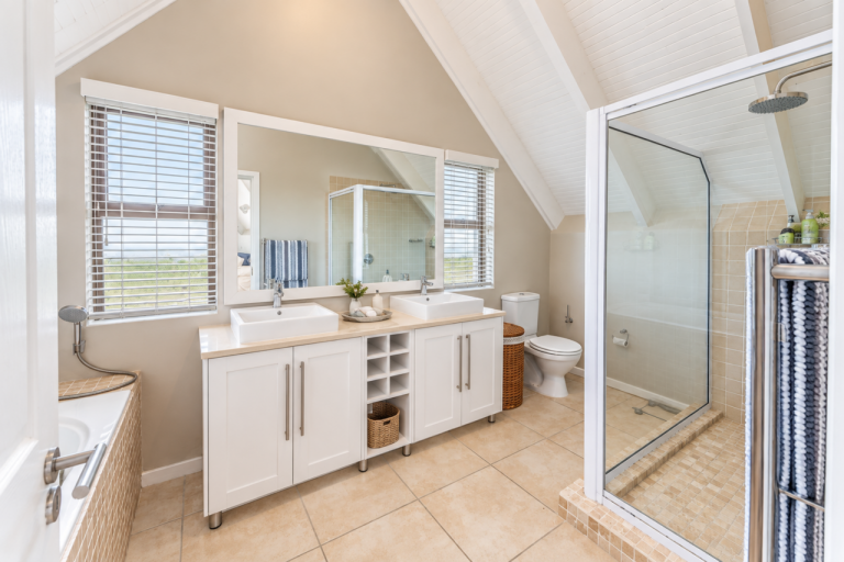 en suite bathroom 2